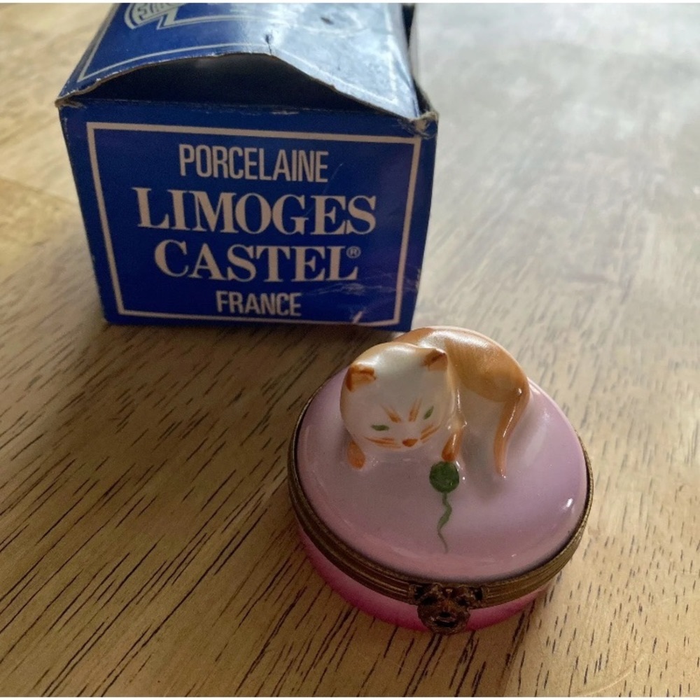 Porcelain Limoges Castel Cat Trinket Box France